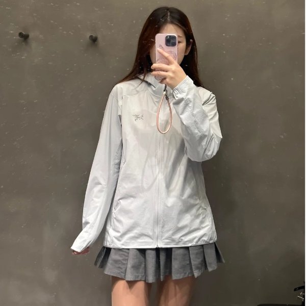  女士轻薄连帽夹克