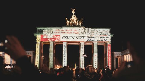 柏林勃兰登堡门跨年活动，今年将首次改为免费入场！限2万人赶紧预约！