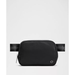 Lululemon Wordmark 腰包 1L