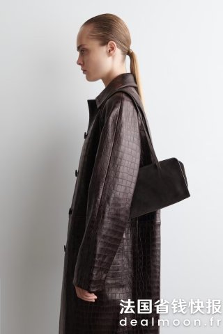 COS这一季大爆款！麂皮保龄球包