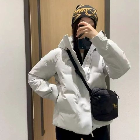 Andessa 女款羽绒服