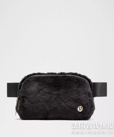 Lululemon冬日和它好般配毛绒腰包