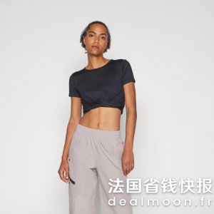 Under Armour辣妹T恤！Motion Crossover Crop 印花T恤 黑色