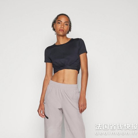 Under Armour辣妹T恤！Motion Crossover Crop 印花T恤 黑色