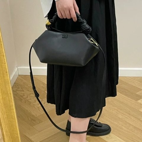 Ganni单肩包@皮皮橙