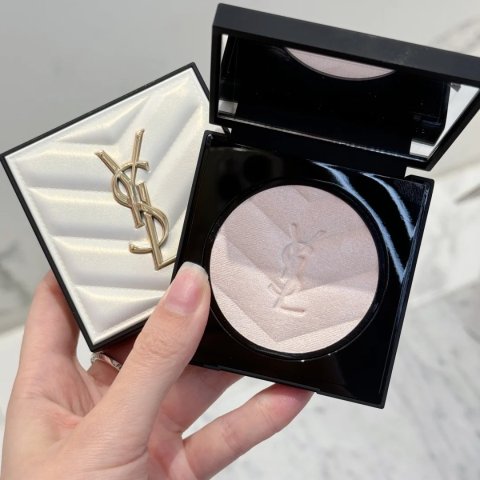 YSL Beauty好细腻的小灯泡！ALL HOURS HYPER LUMINIZE 高光粉
