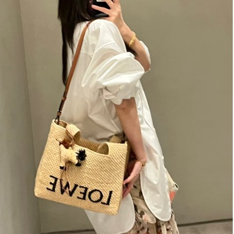 中号带标识手提袋