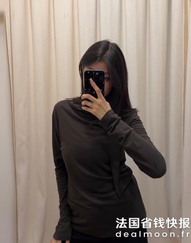 穿上秒变纸片人！相似款@甜鹅儿系带领结针织上衣