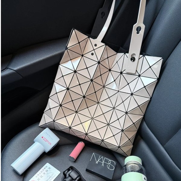 Lucent 单色手提包 米色