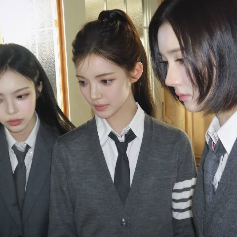 4 Bar 羊毛开衫 Yuha同款