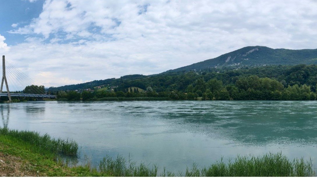 法国上索恩省分尸案！受害人被腰斩再肢解，竟是法籍嫌犯房东！