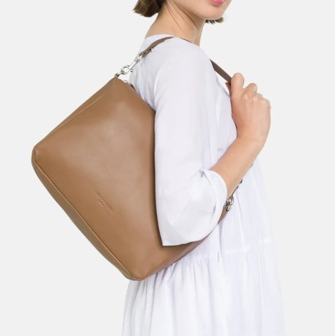  Abelina 棕色单肩包