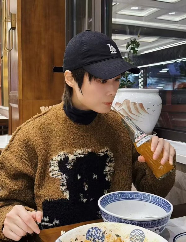 小熊羊毛毛衣 李宇春同款