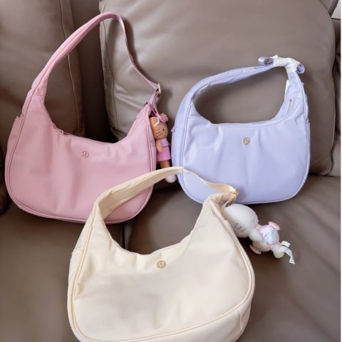 Lululemon红棕色打折啦！City 腋下包