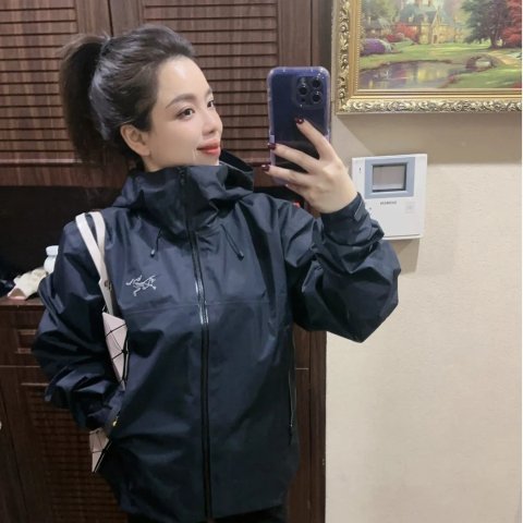 BETA SL 硬壳冲锋衣