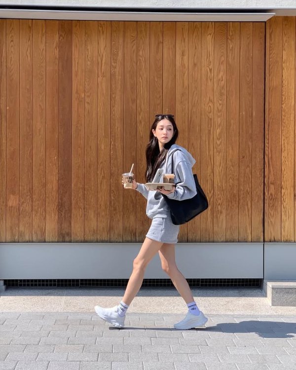 Runner 黑色运动鞋 