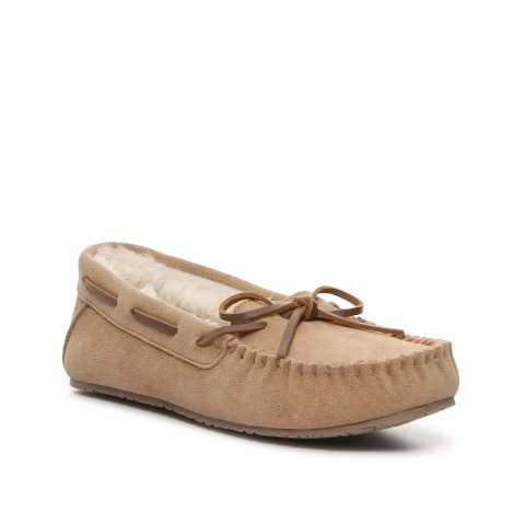 MinnetonkaLynda Women s Moccasin Slipper