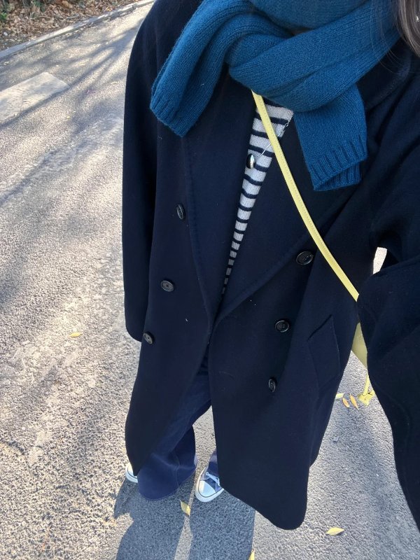 藏青色长款大衣