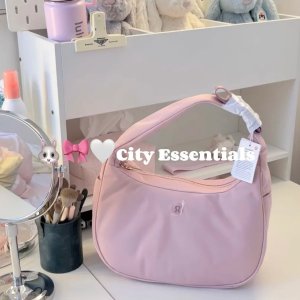 City Essentials 单肩包 4L