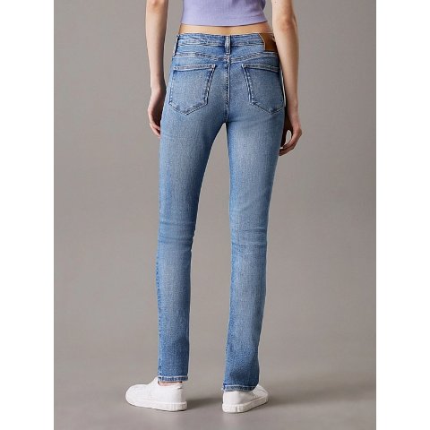 Calvin KleinMid Rise 修身牛仔裤