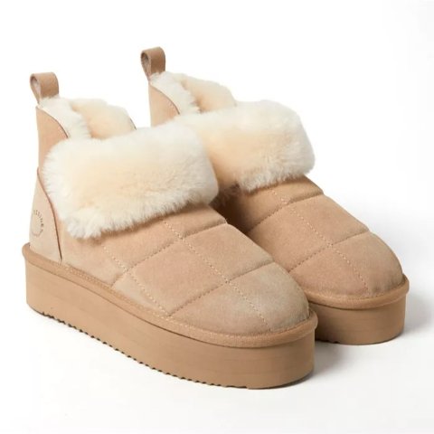 DearfoamsBayswater Women’s Shearling Quilted Platform Bootie