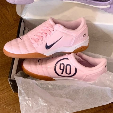 Total 90 女款足球鞋@SA夏夏