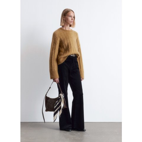 Flared 灯芯绒长裤