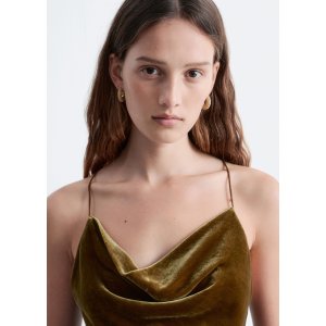 Strappy 天鹅绒吊带上衣