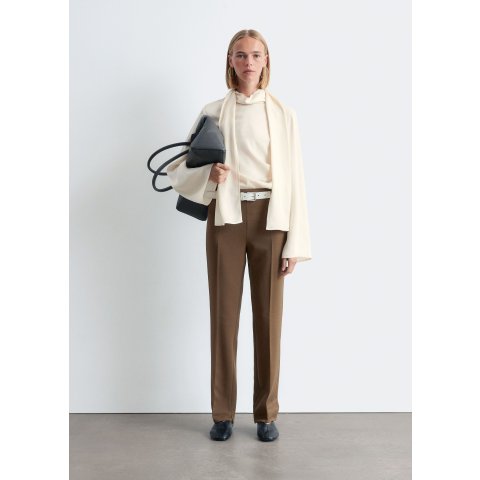 Slim-Leg 修身压线长裤