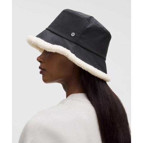 Boucle Fleece Reversible Bucket Hat
