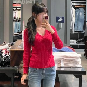 Icon 扭花圆领毛衣