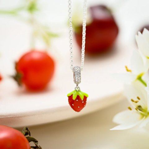 Silver 草莓吊坠项链