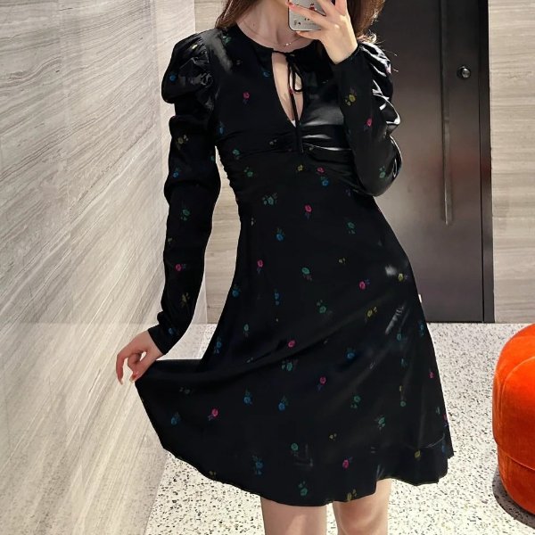 Ruched 刺绣弹力缎连衣裙@易只小漂亮