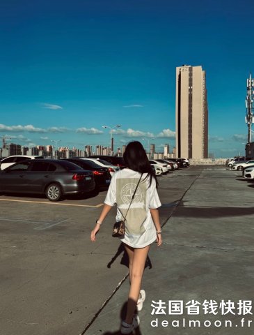 Stone Island一件特别的白T！相似款@alishaaa.指南针印花T恤