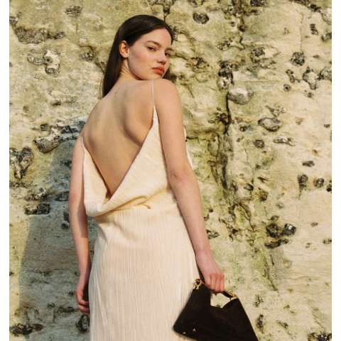 Mini Boomerang 棕色款手拿包