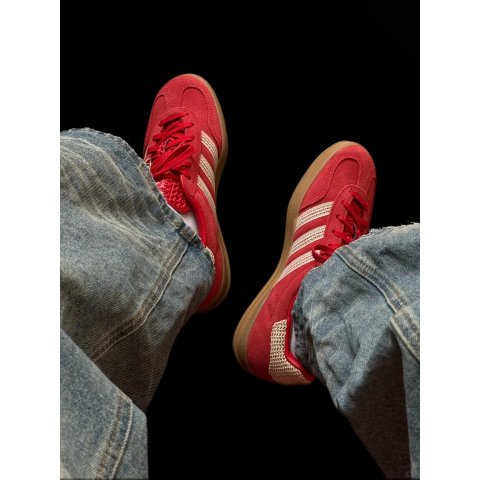  GAZELLE 红色休闲鞋