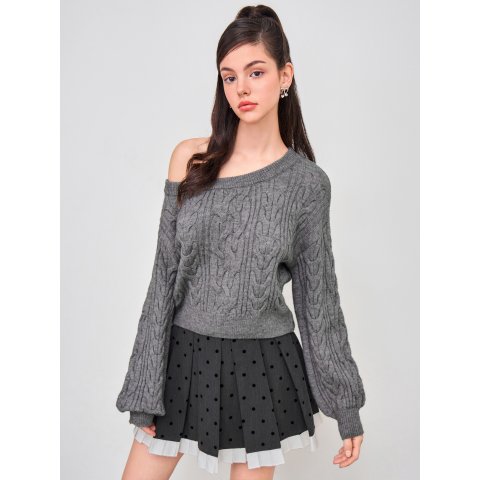 长袖不对称领上衣