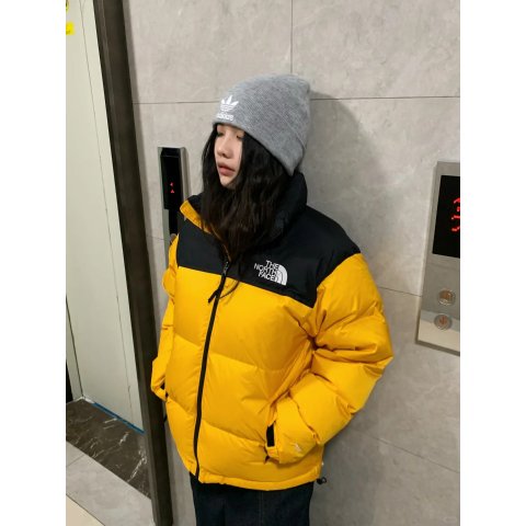 The North Face多巴胺色就是冬日里的快乐来源@纯纯臻选1996 Retro Nuptse 黄黑拼接羽绒