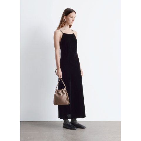 Strappy 天鹅绒中长裙