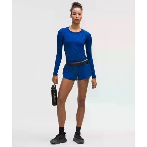 Lululemon Hotty Hot 低腰短裤 2.5英寸