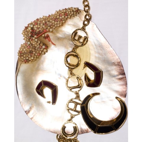 ChloeScript Logo Plaque Choker Gold