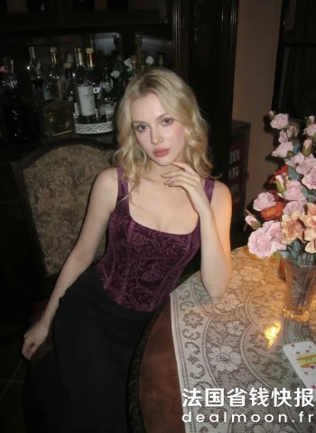 Velvet 方领花卉背心