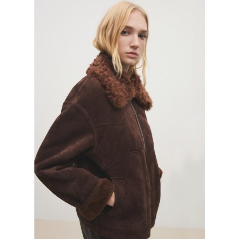 仿麂皮毛领外套