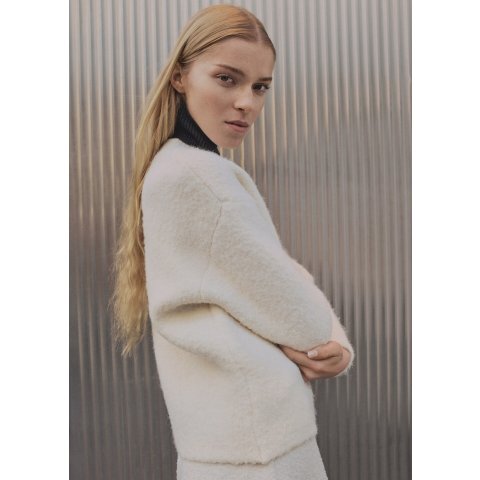 柔软面料针织衫