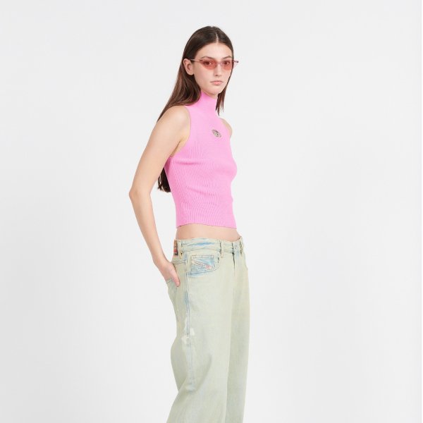 logo镂空粉色背心