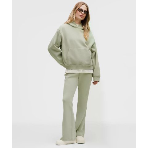 Softstreme Mid-Rise Flared Pant Regular