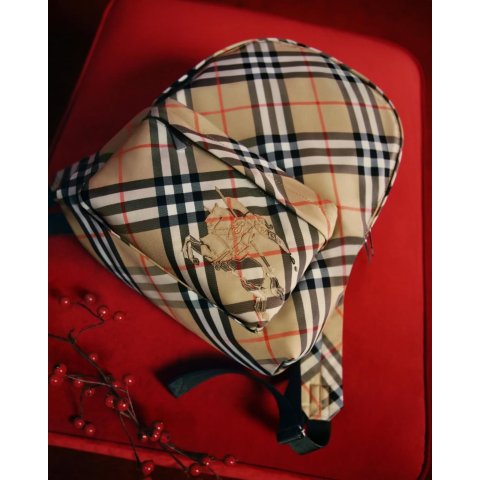 格纹双肩包 张婧仪同款