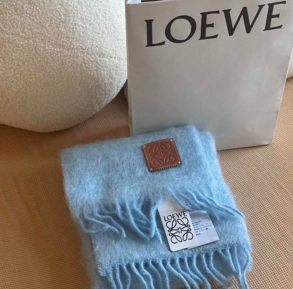 Light Grey 马海毛围巾