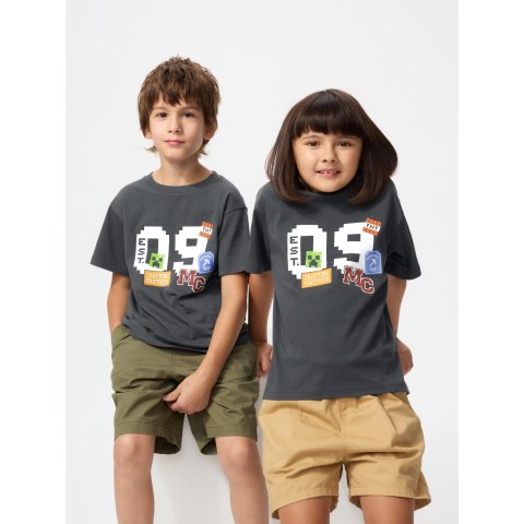 UniqloArriving early MarUT Graphic T-Shirt