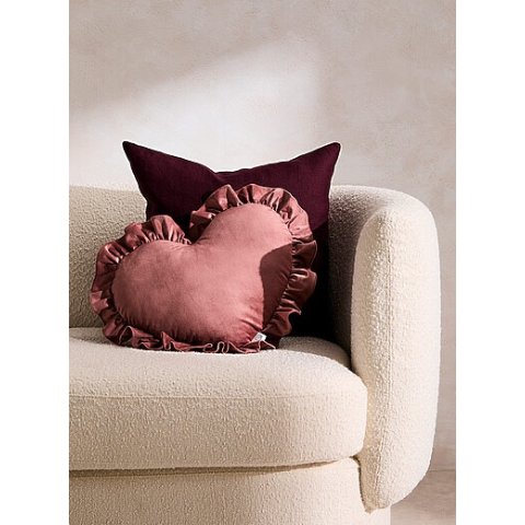 荷叶边心形抱枕 38x50cm